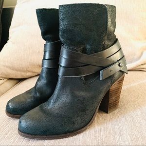 Aldo black leather ankle boots with heels size 7